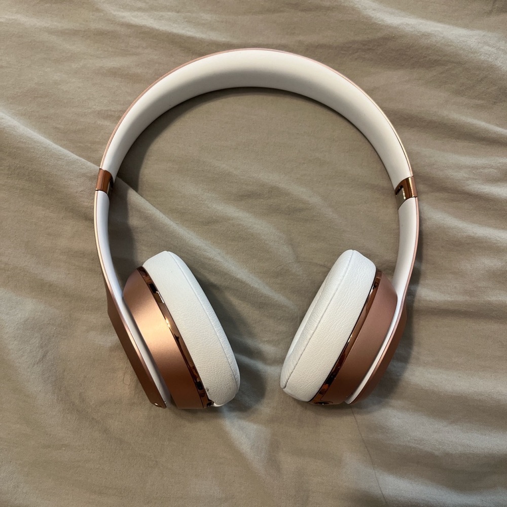 rose gold beats solo 3
